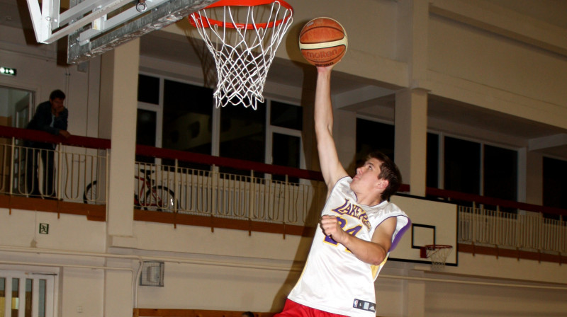 Krāslavas basketbolisti gatavojas tiekties pēc augstiem mērķiem. 
Foto: Ilze Andžāne