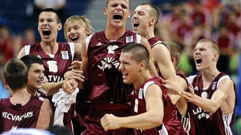 2010. gada augustā Latvijas juniori izcīnīja trešo vietu Eiropas U18 čempionātā Viļņā
Foto: www.fibaeurope.com