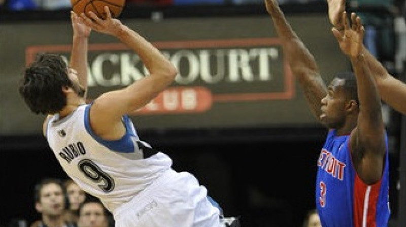 2012. gada janvārī "Minnesota Timberwolves" uzvarēja "Detroit Pistons" komandu
Foto: AP/Scanpix