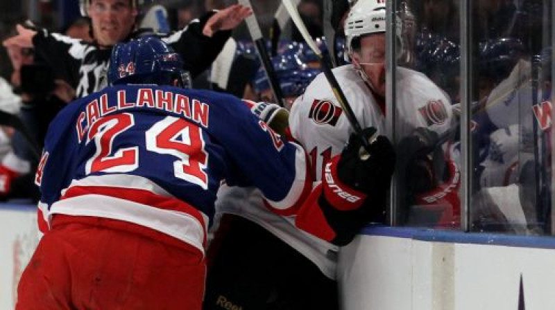 Arī kapteiņu cīņā pārāks bija "Rangers" pārstāvis Raiens Kelahens
Foto: AFP/Scanpix