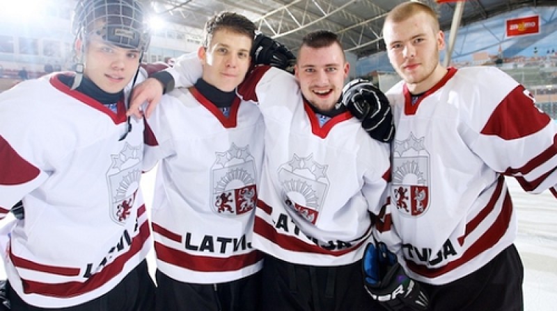 Latvijas U-18 puiši pasaules čempionātā. foto avots: iihf.com