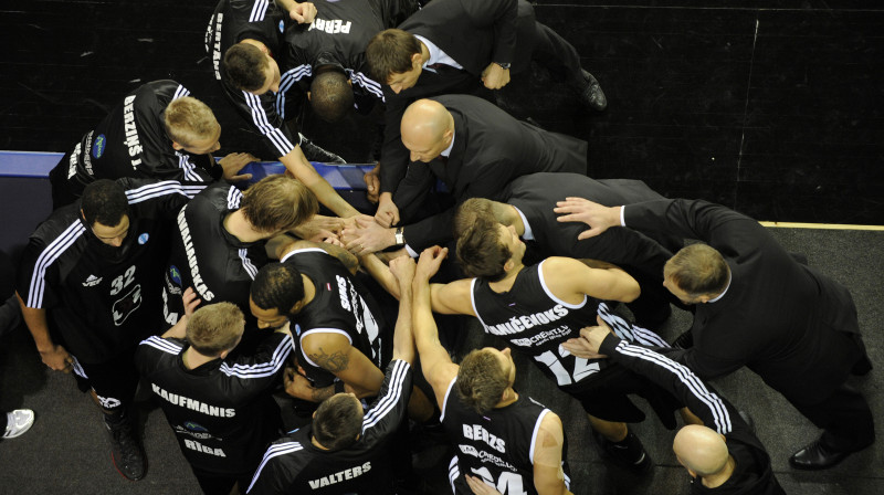 Rīgas VEF un Kauņas Žalgira spēles allaž ir bijušas ar vēsturisku kontekstu...

Foto: Romāns Kokšarovs, Sporta Avīze, f64