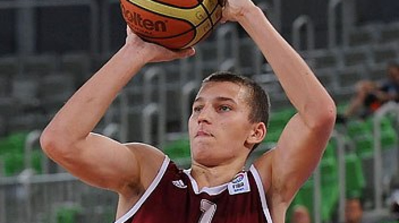 Artūrs Bricis: 10 punktu Latvijas U20 izlases spēlē ar Grieķijas komandu.
Foto: FIBAEurope.com
