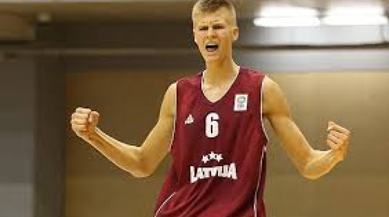 Līdzjutēju balsojums U18 izlases līderi Kristapu Porziņģi izvirzījis par līderi nominācijā Latvijas basketbola Gada cerība. Kāds būs mediju, LBS valdes un treneru komisijas...