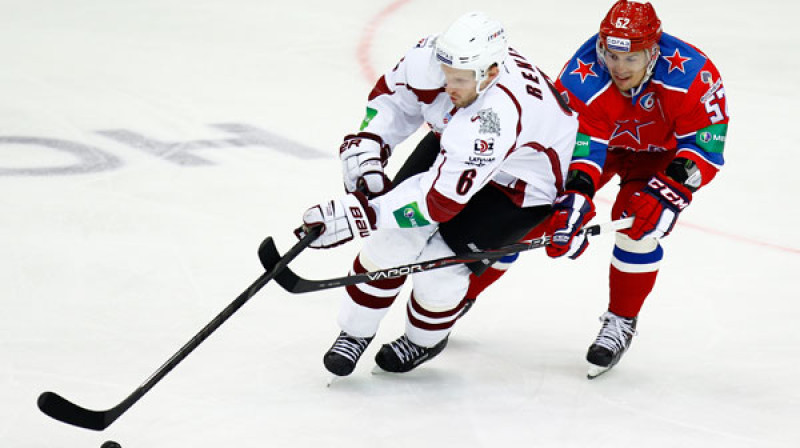 Arvīds Reķis (pa kreisi)
Foto: www.cska-hockey.ru