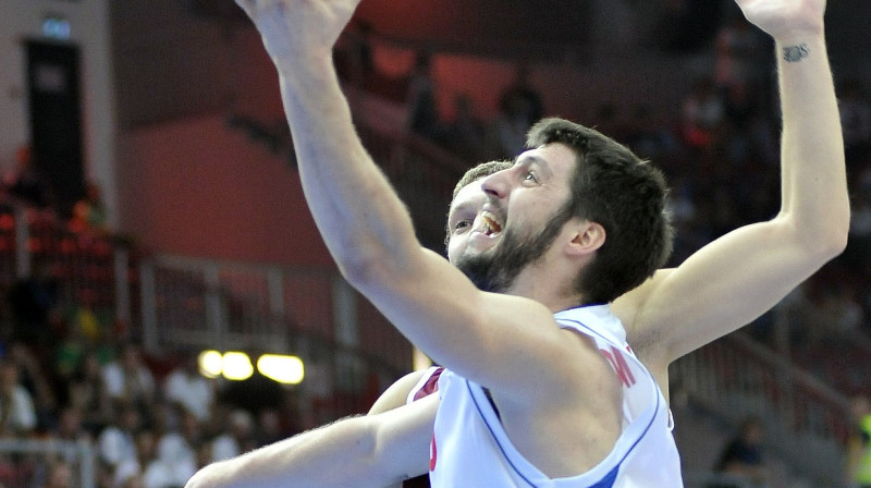 Stefans Markovičs Eiropas čempionāta spēlē pret Latviju 
Foto: AFP/Scanpix