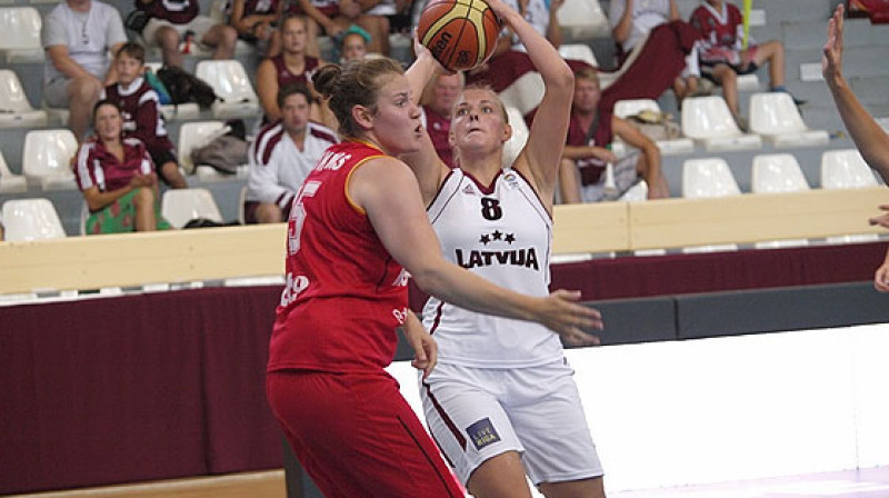 Vineta Bīriņa Latvijas U18 izlases sastāvā Eiropas čempionātā varēs spēlēt jau otro reizi.
Foto: FIBAEurope.com