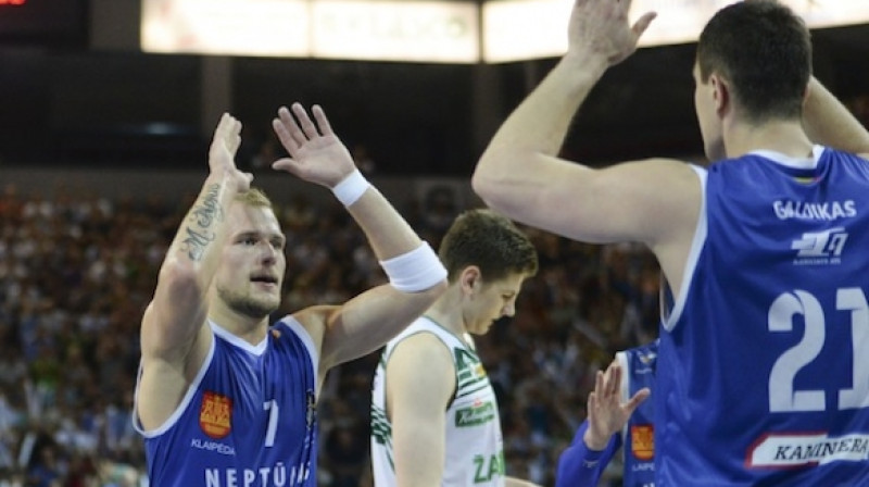 "Neptūnas" basketbolisti trešo reizi sezonā pārspēja "Žalgiri". Lai iekļūtu Eirolīgā, vajadzīgas vēl trīs uzvaras
Foto: www.lkl.lt