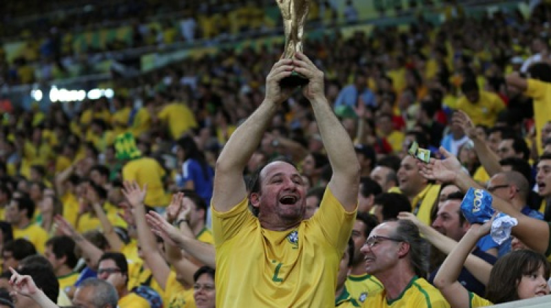 Brazīlijas līdzjutēji gaida tikai vienu - savējo triumfu
Foto: AP/Scanpix