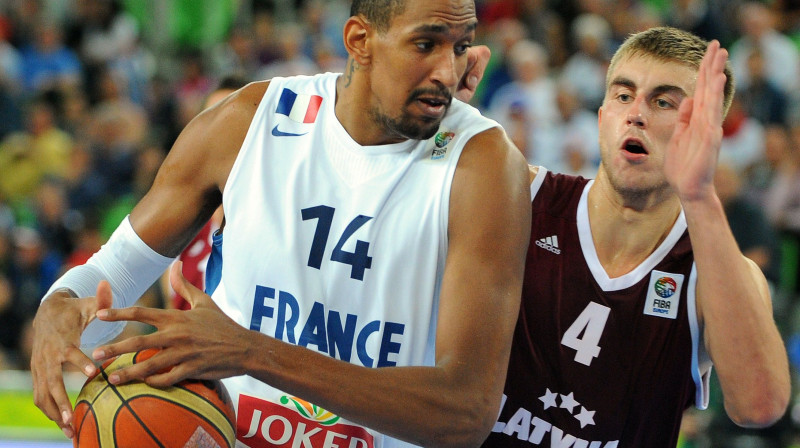 Aleksis Ažensā un Mārtiņš Meiers 2013. gada Eiropas čempionātā 
Foto: AFP/Scanpix