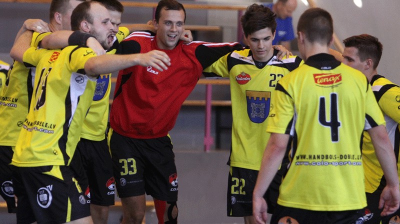 Dobeles "Tenax" handbolisti šajā sezonā centīsies aizstāvēt Latvijas čempionu nosaukumu. 
Foto: Sandra Škutāne/handball.lv