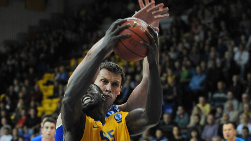 Džerajs Grants cīņā ar Darko Planiniču
Foto: bkventspils.lv