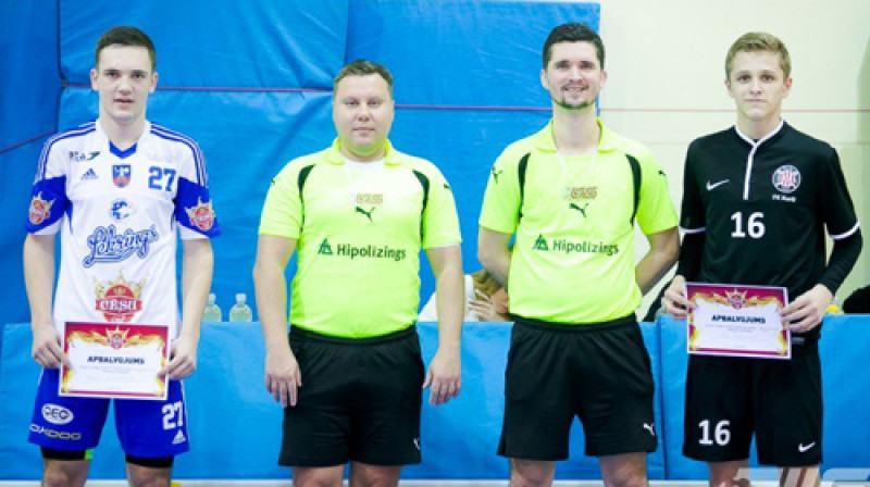 Cēsīs notikušās spēles labākie: Pauls Erenbots (no kreisās) un Ivo Popovs
Foto: Raivo Sarelainens, floorball.lv