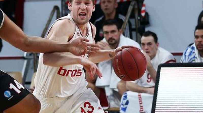 Jānis Strēlnieks: ceļazīme uz Eiropas kausa "play-off"
Foto: Brosebaskets.de