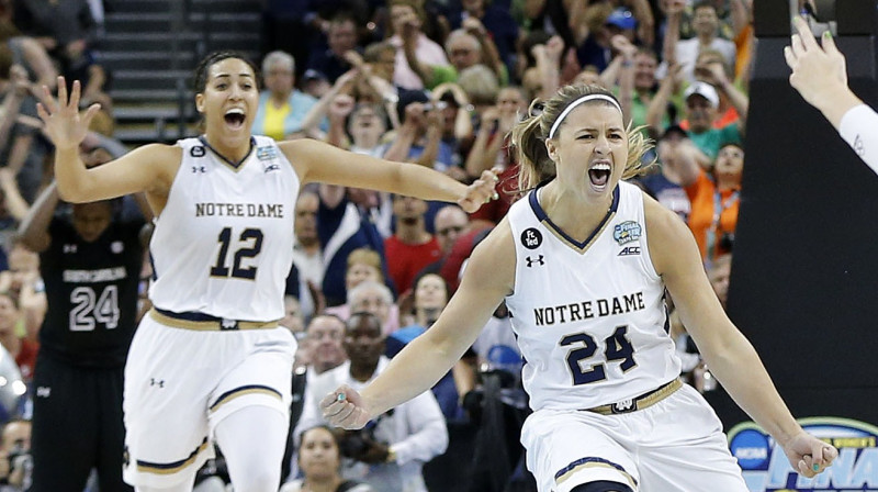 "Notre Dame" basketbolistes līksmo par iekļūšanu NCAA finālā
Foto: AP/Scanpix