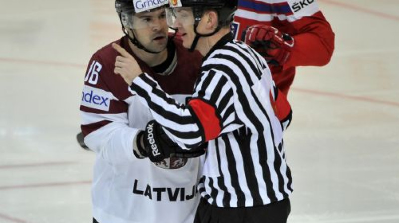 Prāgā Latvijas izlasei bija kārtīgs kapteinis - Kaspars Daugaviņš
Foto: Romāns Kokšarovs, Sporta Avīze, f64