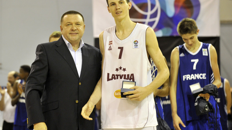 Rodions Kurucs: Eiropas U16 čempionāta simboliskā piecnieka dalībnieks
Foto: Romāns Kokšarovs, f64