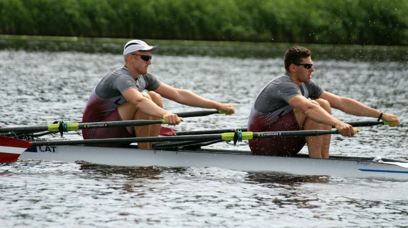 Gints Zunde un Dairis Adamaitis 
Foto: rowing.lv