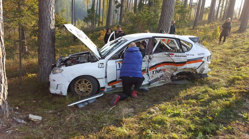 Japāņu ekipāžas auto pēc avārijas. 
Foto: Mārtiņš Vanags, MV Foto