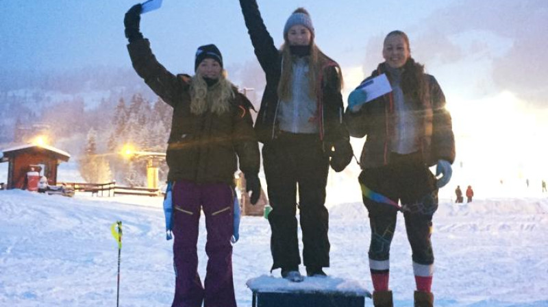 A.Aboltiņa uz goda pjedestāla augstākā pakāpiena. Foto no Agneses personīgā arhīva.