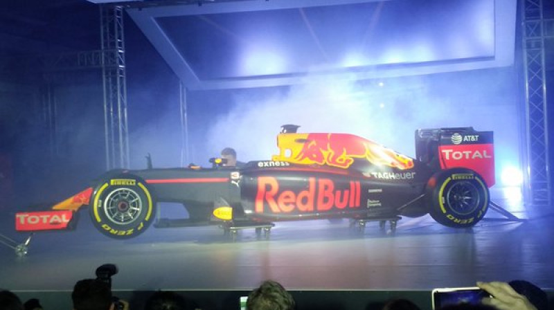 Jaunais "Red Bull Racing" krāsojums
Foto: http://www.twitter.com/ScarbsF1