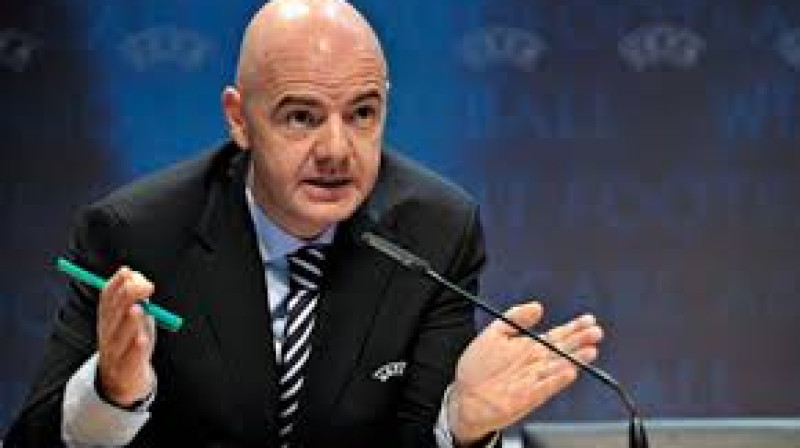 Jaunais FIFA prezidents Džanni Infantino cer ieviest vairākus gandrīz revolucinātus jauninājumus.