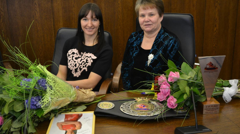 Anastasija Grigorjeva un trenere Ļubova Kopilova
Foto: Nauris Mackevičs