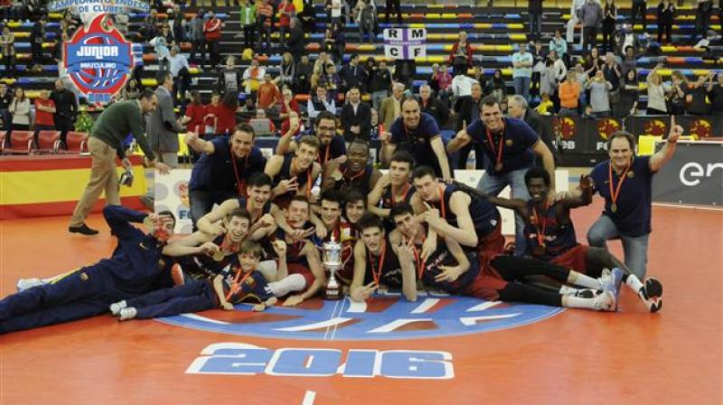 Rodions Kurucs un Barselonas juniori: Spānijas U18 čempioni
Foto: feb.es