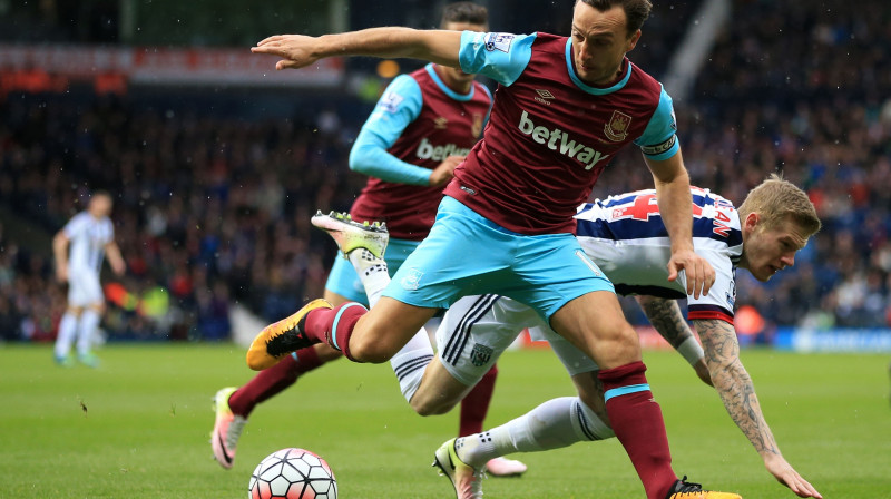 "West Ham United" kapteinis Marks Noubls 
Foto: AP/Scanpix