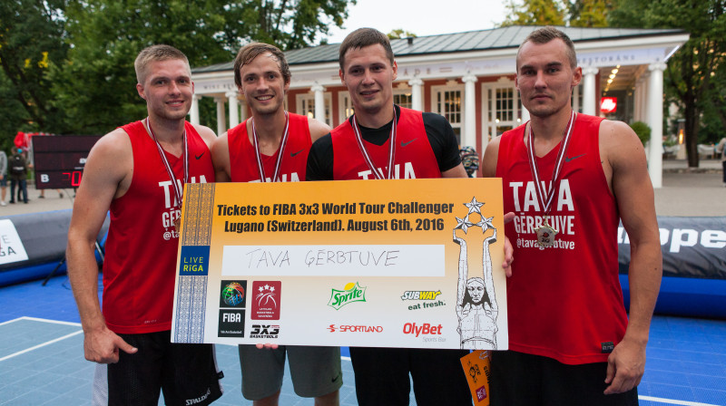 Latvijas 3x3 čempioāta uzvarētāja "Tava ģērbtuve" (no kreisās) - Jānis Antrops, Mikus Sokolovs, Agnis Čavars un Mārtiņš Šteinbergs
Foto: Renārs Buivids (LBS)