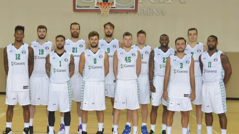 Dairis Bertāns un "Daruššafaka" basketbolisti
Foto: Daruššafaka