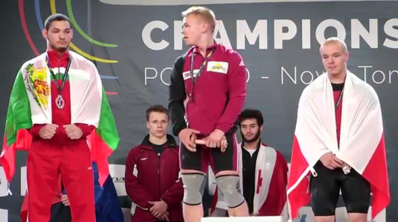 Ritvars Suharevs uz augstākā pakāpiena
Foto: Foto: U17 European Weightlifting Championships