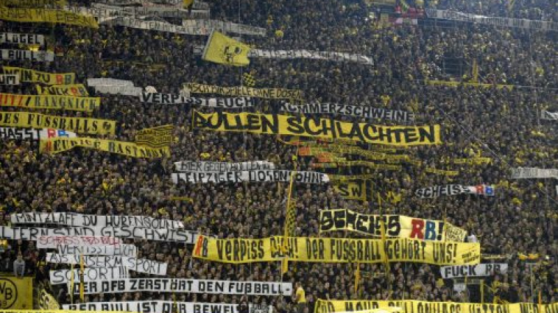 Dortmundes "Borussia" fanu plakāti
Foto: SIPA/Scanpix