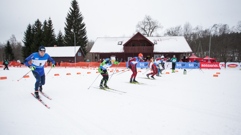 Starts finālā vīriešiem. No kreisās: R.Slotiņš, S.Budahovskis, O.Muižnieks, R.Vīgants, J.Šņoriņš, U.Daņiļenka. Foto: Infoski.lv, J.Vīksna