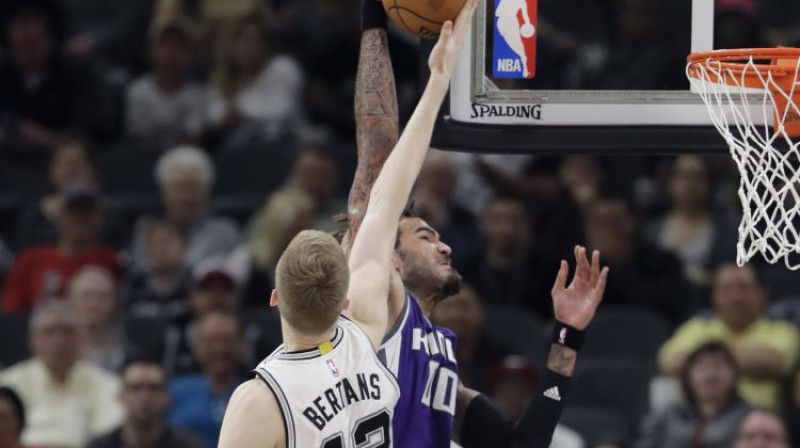 Dāvis Bertāns iepriekšējā spēlē pret "Kings"
Foto: AP/Scanpix