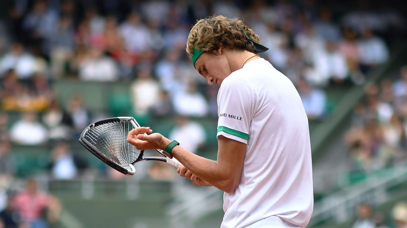 Aleksandrs Zverevs: pirms deviņām dienām "Masters" čempions, šodien zaudē "Grand Slam" 1. kārtā...
Foto: AFP/Scanpix