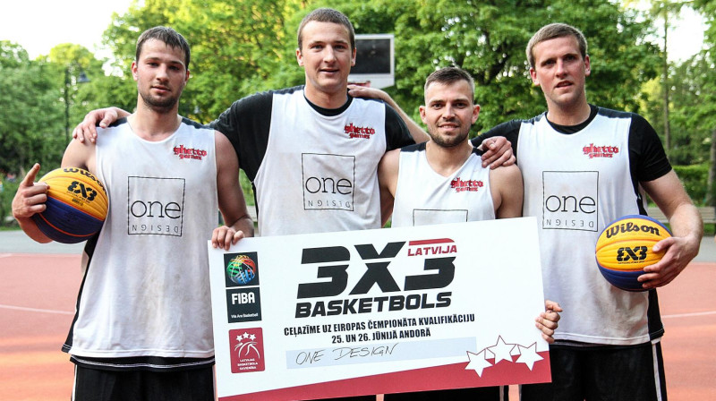 Komanda "One Design" (Toms Straudovskis, Artūrs Dušelis, Artūrs Kramiņš un Sandis Silavs) 2016. gadā pārstāvēja Latviju EČ kvalifikācijā 
Foto: basket.lv