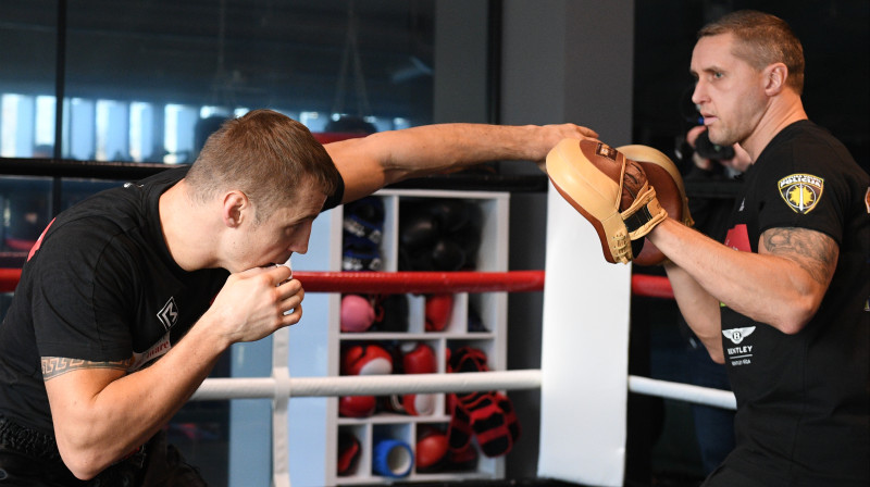 Mairis Briedis un Sandis Kleins 
Foto: Romāns Kokšarovs, Sporta Avīze, f64