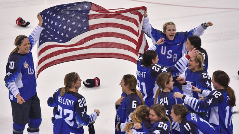 ASV hokejistes beidzot spēja izcīnīt zeltu olimpiskajās spēlēs
Foto: AFP/Scanpix