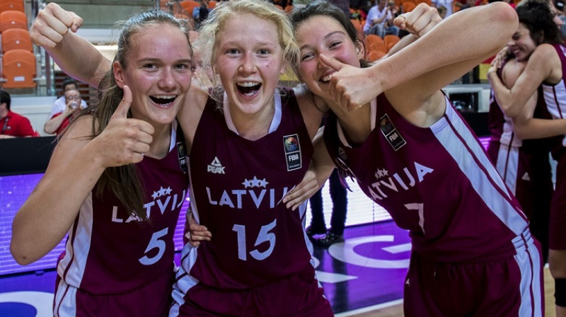 Ketija Vihmane, Raivita Koreņika un Paula Kļeščova
Foto: FIBA