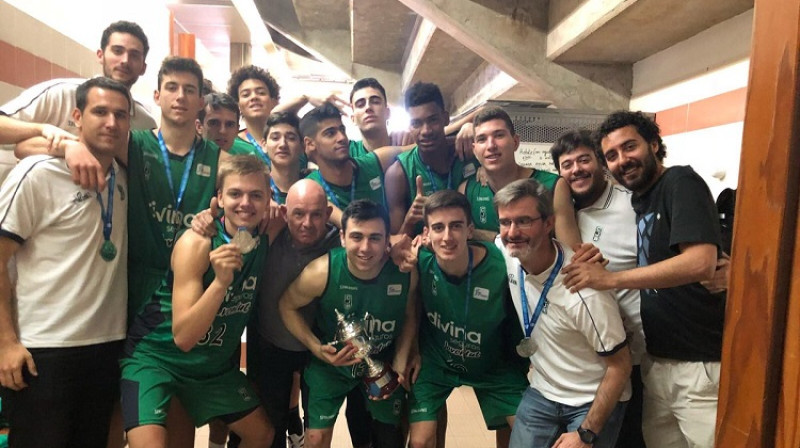 Artūrs Žagars un "Joventut" juniori: Spānijas vicečempioni
Foto: Joventut