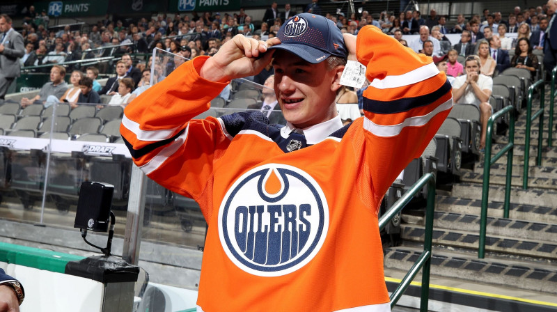 Kanādietis Raiens Makleods pēc nokļūšanas Edmontonas "Oilers" sistēmā
Foto: AFP/Scanpix