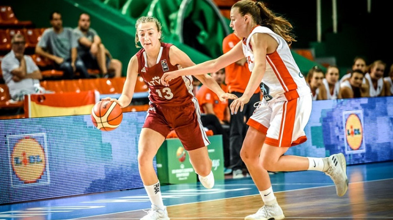 Juta Harčenko spēlē pret Spāniju
Foto: FIBA