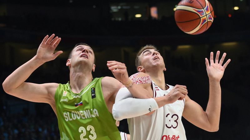 Alens Omičs un Mārtiņš Meiers "EuroBasket 2015" astotdaļfinālā 
Foto: AFP / Scanpix