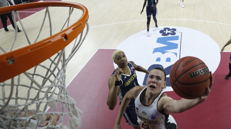 Anete Šteinberga Eiropas kausa spēlēs pret "Nantes". Foto: FIBA