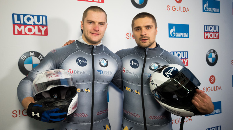 Matīss Miknis un Oskars Ķibermanis. Foto: Viesturs Lācis/bobslejs.lv