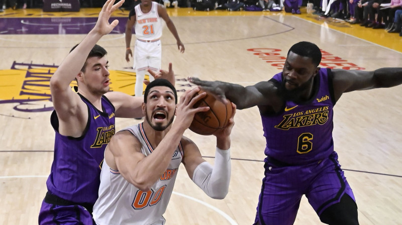 Eness Kanters spēlē ar Losandželosas "Lakers". Foto: AP/Scanpix