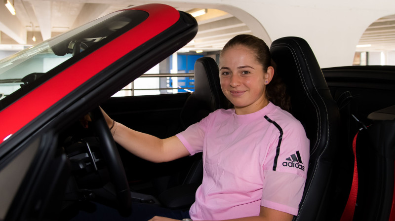 Aļona Ostapenko iebrauc "Porsche Tennis Grand Prix" pusfinālā. Foto: ZUMAPRESS/Scanpix