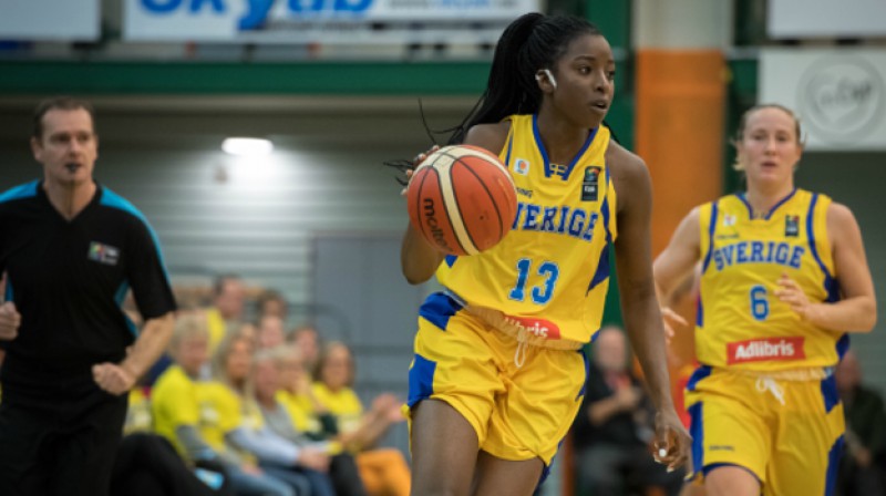 Binta Drameha ar bumbu. Foto: FIBA