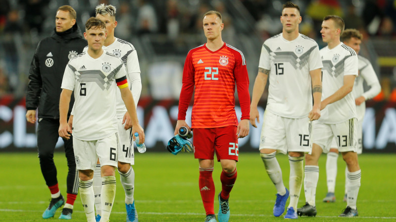 Sarūgtinātie Vācijas izlases futbolisti. Foto: Leon Kuegeler/Reuters/Scanpix